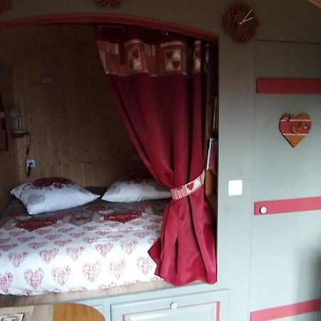Roulotte Romantique Chauffee En Cevennes Monteils  Kültér fotó