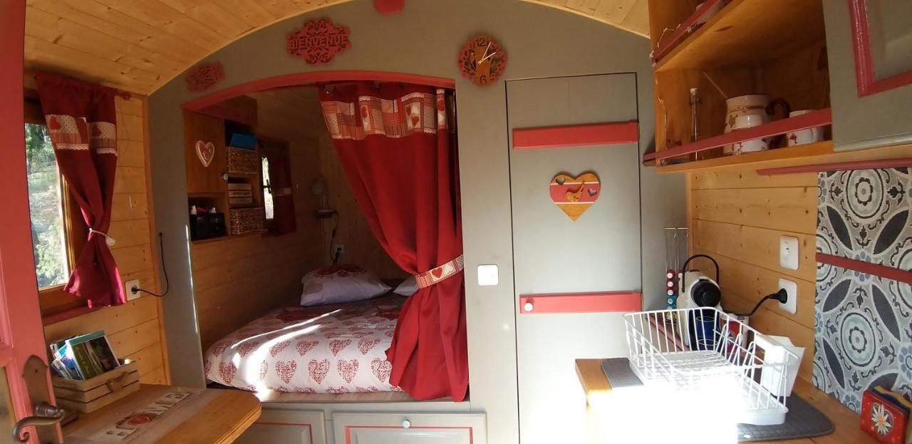 Roulotte Romantique Chauffee En Cevennes Monteils  Kültér fotó